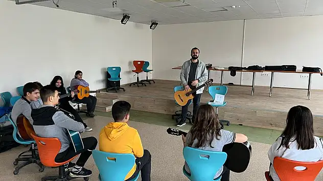 “SANATSIZ KALAN BİR MİLLETİN HAYAT DAMARLARINDAN BİRİ KOPMUŞ DEMEKTİR”  Mustafa Kemal ATATÜRK.