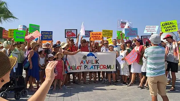 Sarımsaklı plajında havlu hareketine halk destek verdi