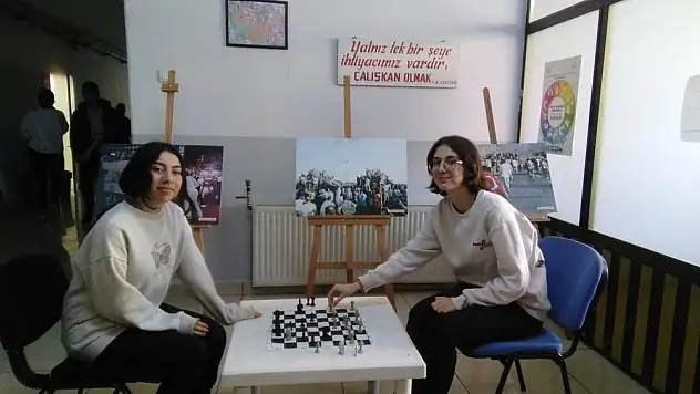 SATRANÇ TURNUVASI DÜZENLEDİK