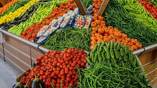 SEBZE VE MEYVE FİYATLARINDA DENGE YOLDA: ÜRETİCİ VE TÜKETİCİ KAZANACAK