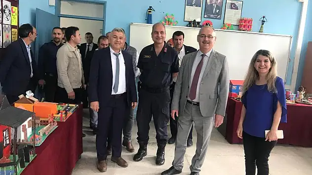 ŞEHİT ER KAMİL ALKAN ÖĞRENCİLERİ GERİ DÖNÜŞÜME ÖNEM VERİYOR