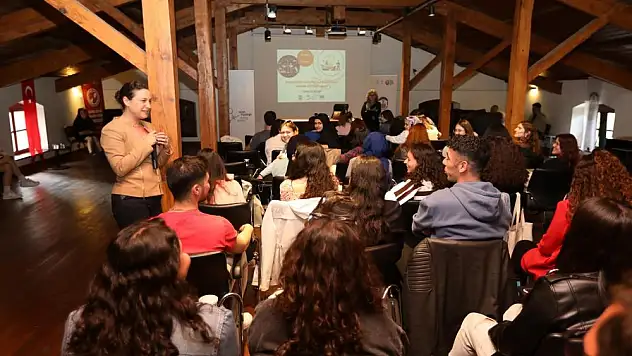 Selçuk’ta ‘Geleceğin Hukukçuları Projesi Akran Eğitim Kampı’