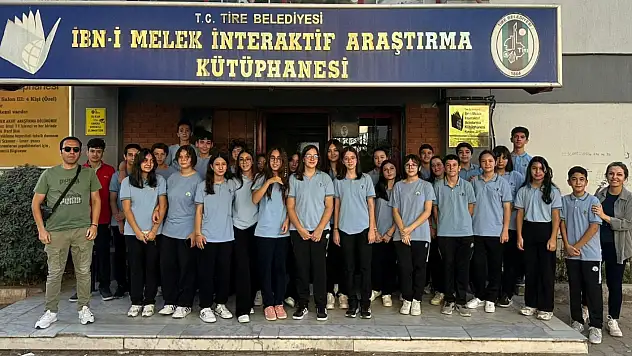 Sosyal Bilimler Lisesi Öğrencilerinden İbni Melek Kütüphanesi'ne Ziyaret