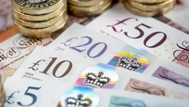 Sterlin rekor kırdı: 30,25 liradan işlem görüyor!