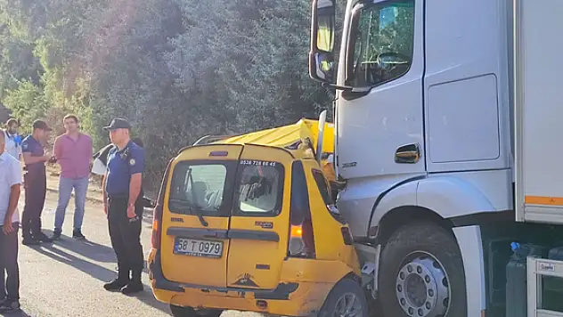 Tailden dönen aile trafik kazası kurbanı oldu