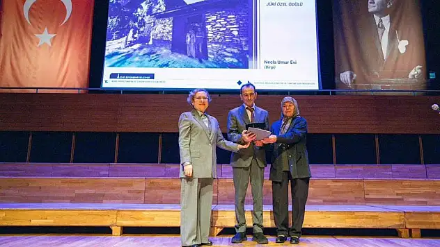 TARİHE SAYGI'DA ÖDEMİŞ DAMGASI: 6 ÖDÜL BİRDEN