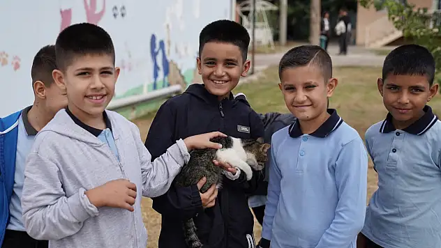 Tire Belediyesi'nden Dünya Hayvanları Koruma Günü Etkinliği
