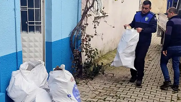 Tire Belediyesi'nden Soğuk Kış Günlerinde Odun Desteği