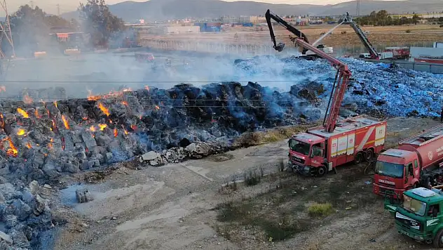 Tire Belediyesi'nden Torbalı'daki Yangına Destek