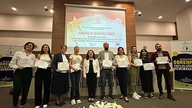 Tire'de eTwinning Projelerinin Kapanış ve Sertifika Töreni Gerçekleştirildi