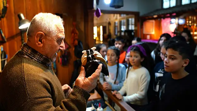 Tire'de Öğrenciler, Karne Sevincini Sinema Keyfiyle Yaşadı