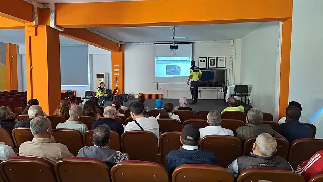 Tire'de Servis Sürücüleri ve Rehber Personele Eğitim