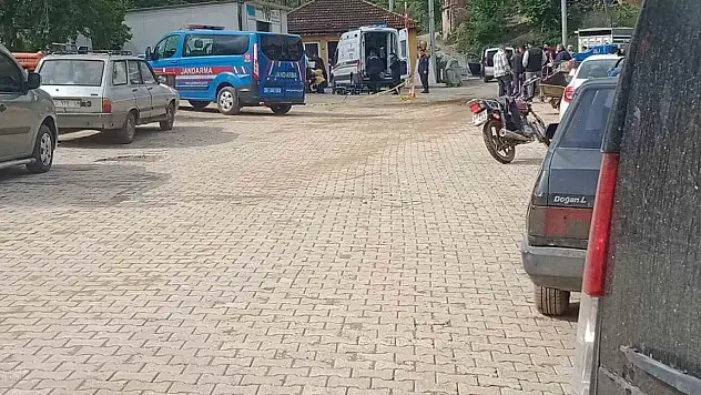 TİRE'DE SİLAHLI KAVGA: 2 KİŞİ YARALANDI, BİRİ AĞIR