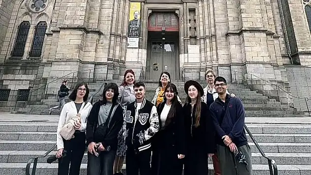 Tire Öğretmen Melahat Aksoy Sosyal Bilimler Lisesi'nden Fransa'da İklim Mesaisi