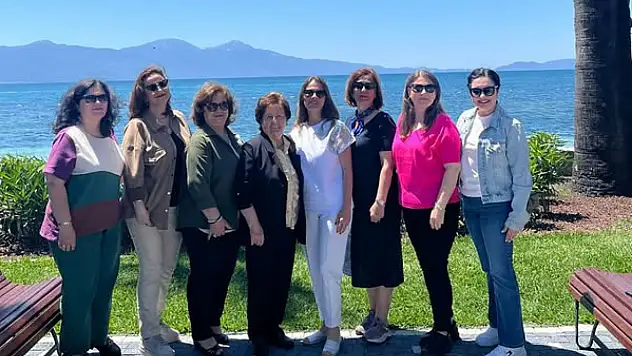 Tire Yardım Sevenler Derneği'nden Anneler Günü Buluşması