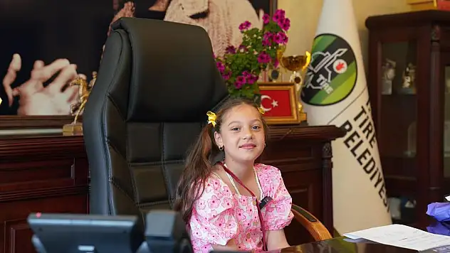 Tire'de başkanlık koltuğuna çocuklar geçti