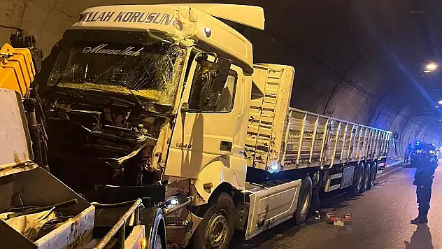 Tire’de feci kaza… Tünele çarparak durabildi
