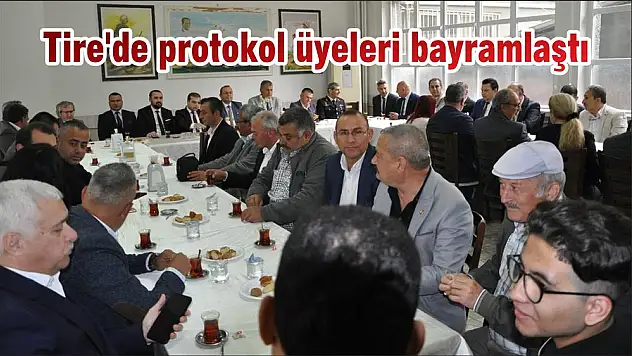 Tire’de protokol üyeleri bayramlaştı