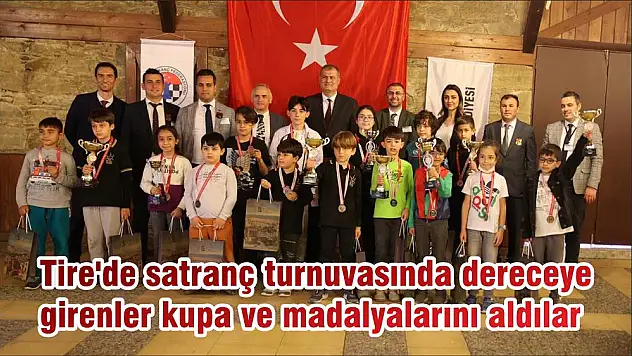 Tire'de satranç turnuvasında dereceye girenler kupa ve madalyalarını aldılar
