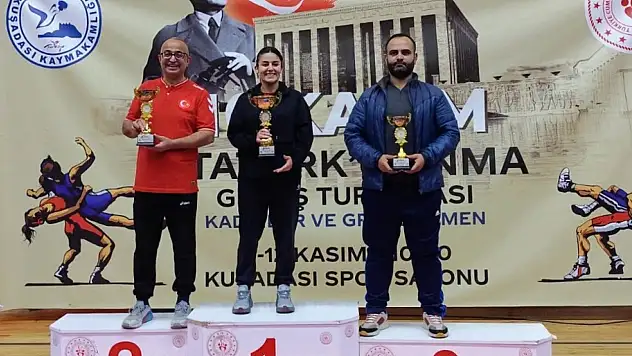 Tireli Güreşçiler Kuşadası'ndan Madalyalarla Döndü