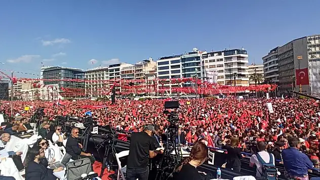Millet İttifakı’nın İzmir mitinginde gövde gösterisi