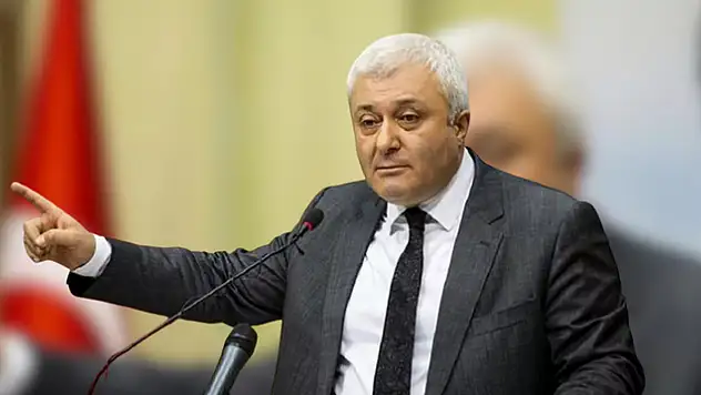 Tuncay Özkan istifa etti