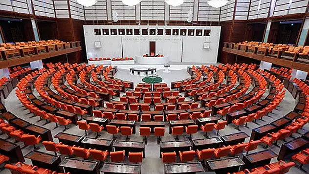 Türkiye Büyük Millet Meclisi’nin 30. Başkanı canlı yayında seçiliyor