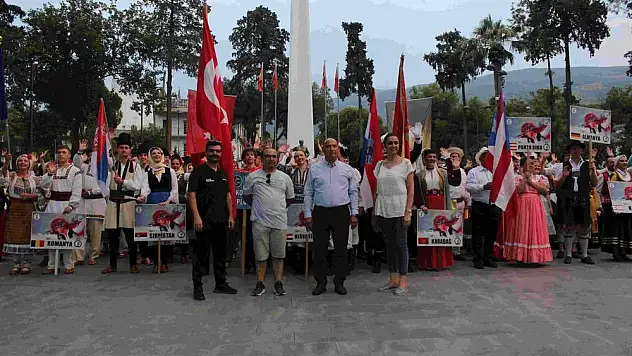 Uluslararası Halk Dansları Şenliği, Tire’de Cumhuriyetin 100. Yılında Coşkuyla Kutlandı