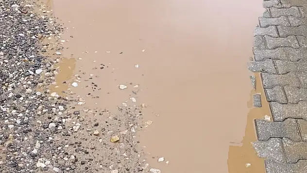 Umurbey Mahallesi Sular Altında: 'İşyerimize Sal İle Giriyoruz!'