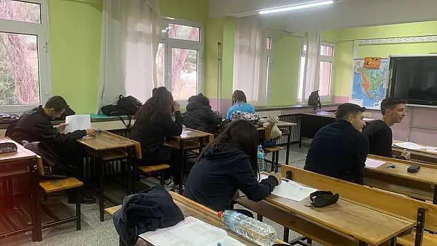 ÜNİVERSİTEYE HAZIRLIKSÜRECİNDE DENEME SINAVLARI