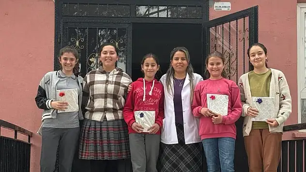 YENİCEKÖY ORTAOKULU OKUYOR