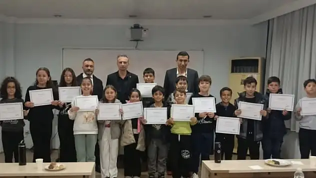 YILDIZLAR ZEYBEK EKİBİ ÖDÜLLE TAÇLANDI