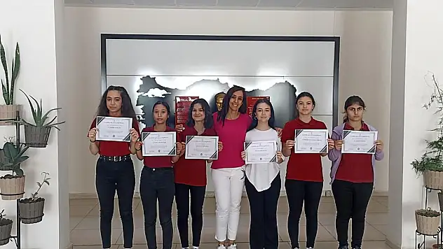 YİNE YENİDEN ETWINNING OKULUYUZ