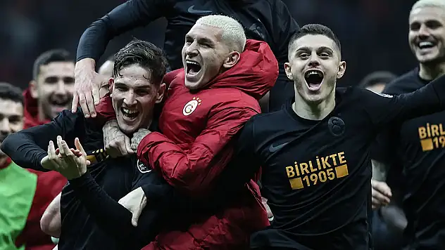 Zaniolo giderse Rashica gelir