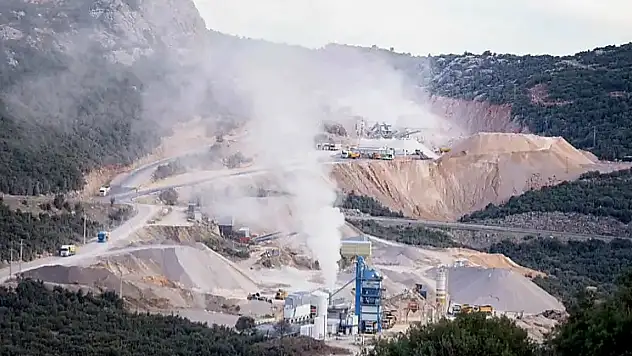 Zeytinliklerin Madencilik Faaliyetlerine Açılmasını Öngören Yasa Teklifi Kanunlaştı