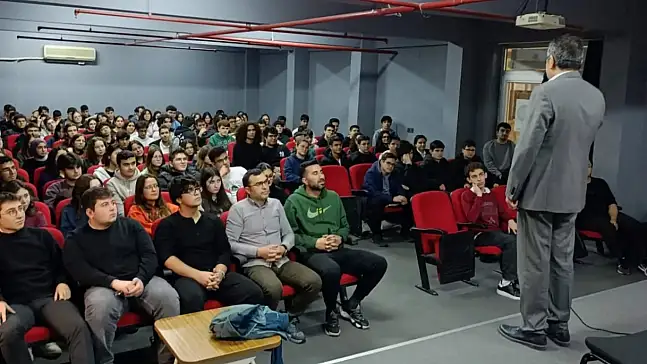 Ödemiş Ayhan Kökmen Fen Lisesi'nde kariyer günü