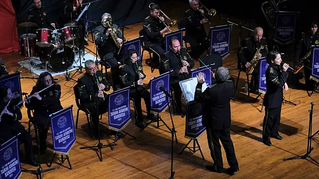 TİRE BELEDİYESİ TARİHİ ARMONİ BANDOSU'NDAN MÜZİK ZİYAFETİ