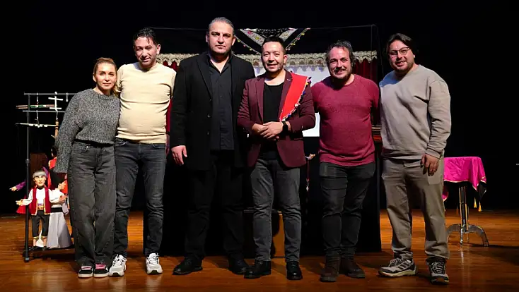 Öğrenciler, Geleneksel Türk Tiyatrosu ile Buluştu