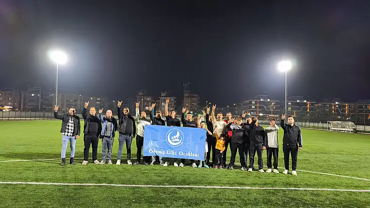 Ülkü Ocakları Ödemiş İlçe Başkanlığı’ndan “Ülkücülük Nedir?” Semineri ve Halı Saha Etkinliği