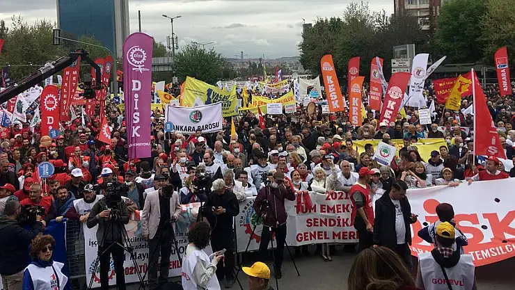 1 Mayıs kutlamalarında gazetecilere gözaltı