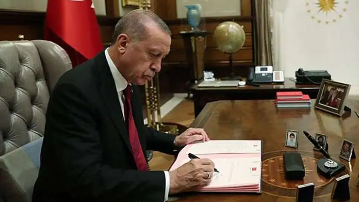 57 İlin valisi dün gece değişti