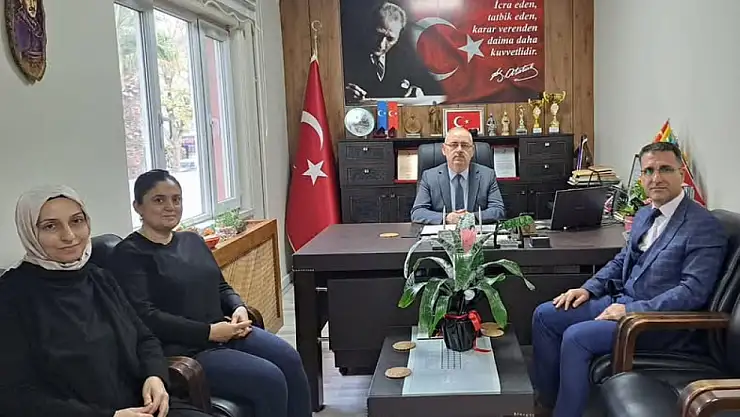 80. Yıl Efe İlkokulu Yönetimi, İlçe Milli Eğitim Müdürü Desticioğlu'nu Ziyaret Etti