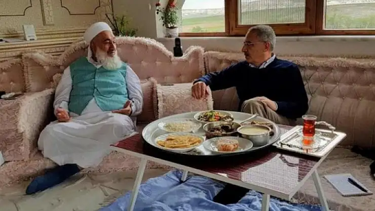 Adıyaman merkezli menzil tarikatının tövbe seansı dikkat çekti