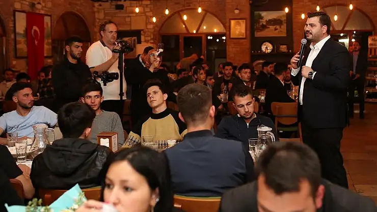 AK Parti’nin ‘gençlik iftarı’ etkinliği