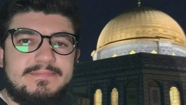 ‘Aklımı kaybetmek üzereyim!’ Şeriat hukuku hocası laik sisteme sığındı…