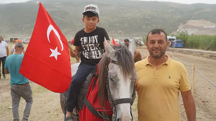 Aydın Yenipazar'da 10. Geleneksel Rahvan At Yarışları Coşkusu
