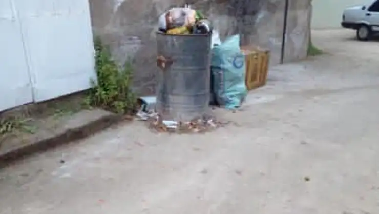 Bademli Mahallesi'nde Çöpler Toplanmıyor!