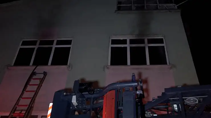 Bafra’da apartmanda çıkan  yangın korkuttu
