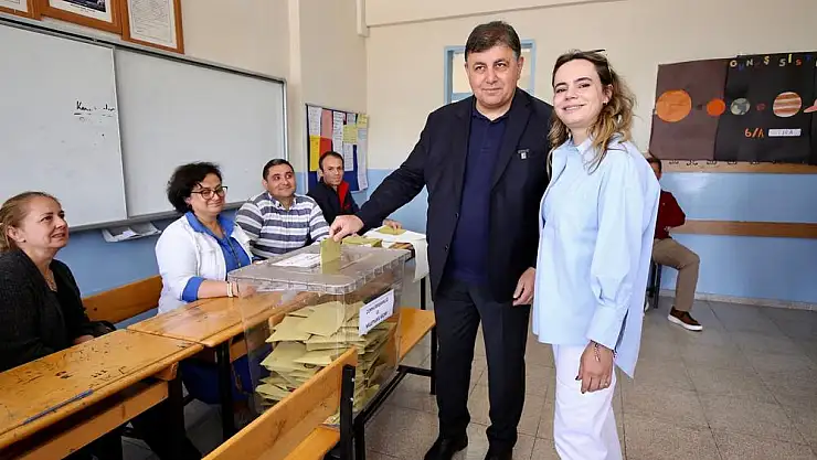 Başkan Cemil Tugay oyunu kullandı