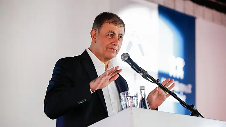 Başkan Tugay'dan TCDD'ye İZBAN Çıkışı: 'Ray Kirasını Kaldırın, 90 Dakika Hemen Gelsin'